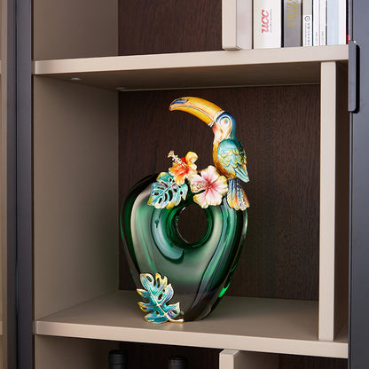 مزهرية زجاجية من الزمرد الإمبراطوري على شكل طائر الطوقان