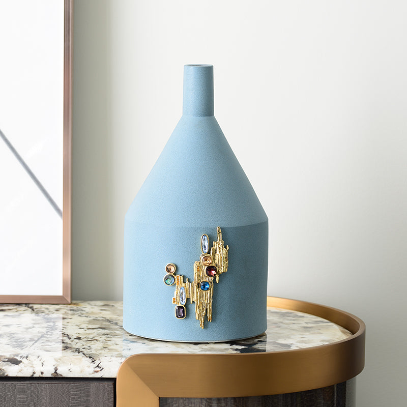 Crown of Silence Vase