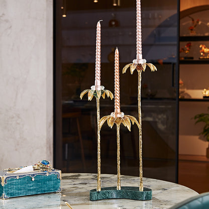 شمعدان ترينيتي المذهب بالزهور