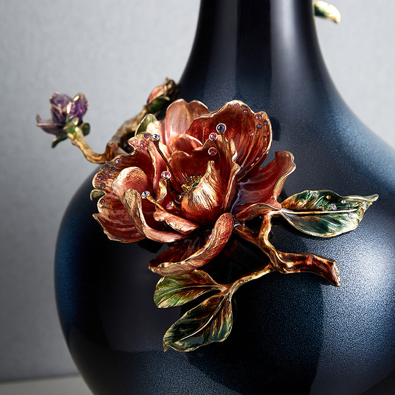 مزهرية فنية بلون أزرق منتصف الليل "زهرة اللوتس القرمزية"