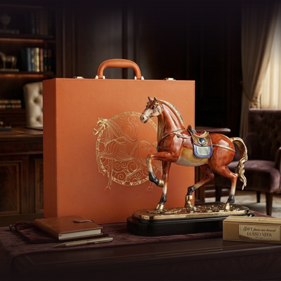 Royal Amber Gilded Steed