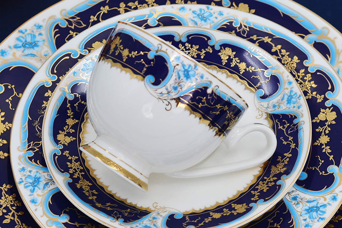 Royal Vintage Tea Set