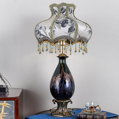 مصباح طاولة "سيرافينا" المصنوع يدويًا من الخرز 