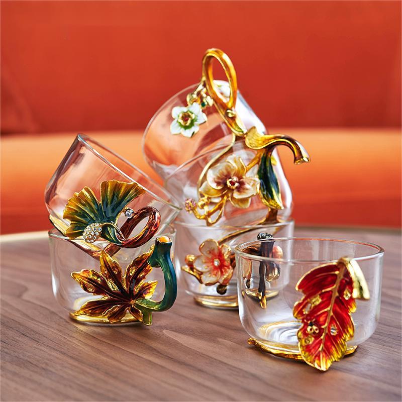 أواني زجاجية حرفية بنمط أوراق الشجر الساحرة